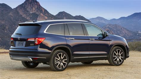 2022 Honda Pilot Review: Expert Insights, Pricing, and Trims