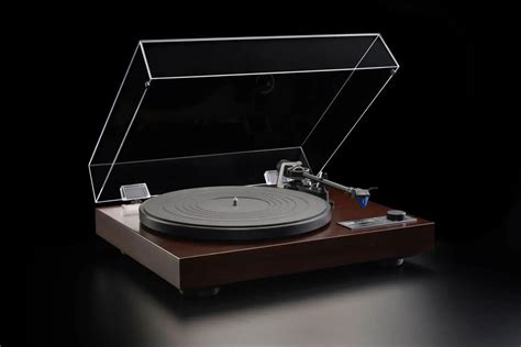 Dual CS 618Q Direct-Drive Turntable At The Audio Co.