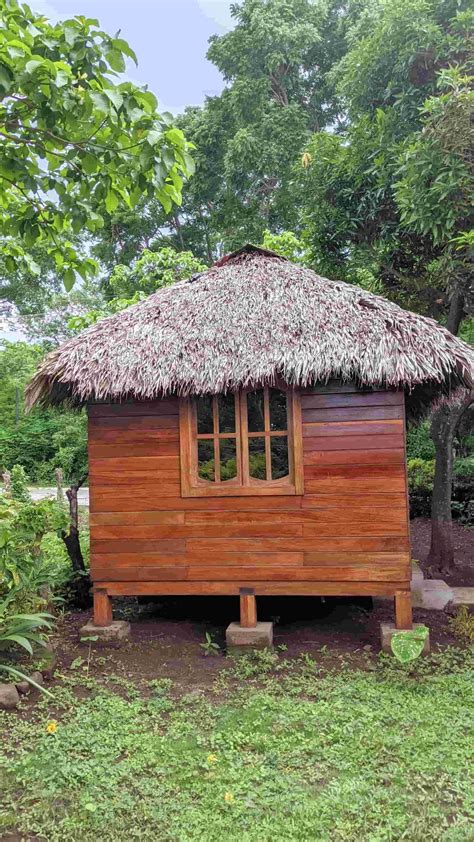 Family Vacation rental Ometepe Island, Balgüe. 3 bed 2 bath. Wood Cabin holiday home Isla ...