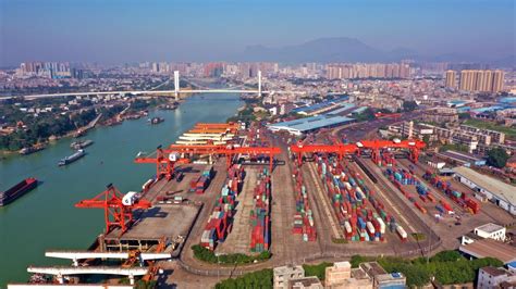 广西贵港港提质升级 年通过能力将达到14673万吨_央广网