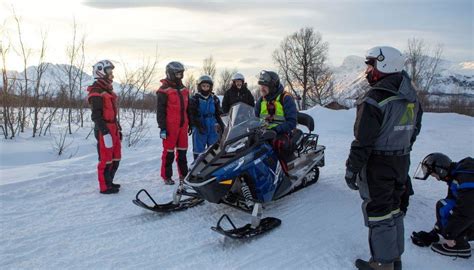 Aventura en motonieve por los Alpes de Lyngen - Excursión de día ...