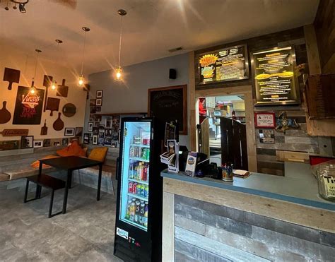 Vinny's Pizza Joint | Kitty Hawk NC Restaurants