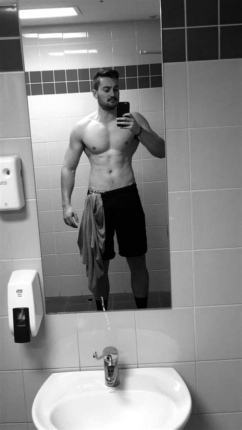 [BOC] 25M, 6'3, 95KG(210 pounds) : r/BulkOrCut