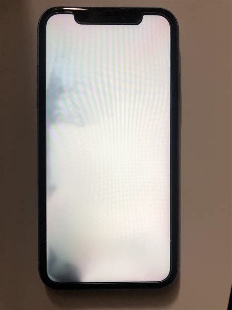 I need help!!, my sister’s iphone xr started flickering and getting ...