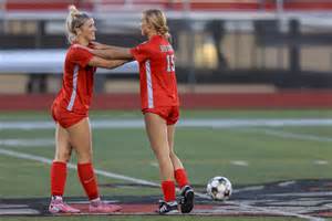 Duluth East’s Lilly Kuettel reaches for superhero status - Duluth News ...