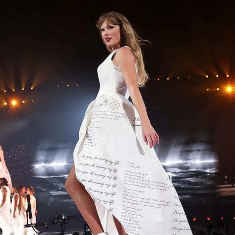 Taylor Swift Shakes Off Old Styles, Debuts New Eras Tour Outfits ...