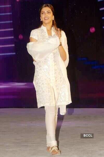 Deepika Padukone promotes 'Lafangey Parindey'.