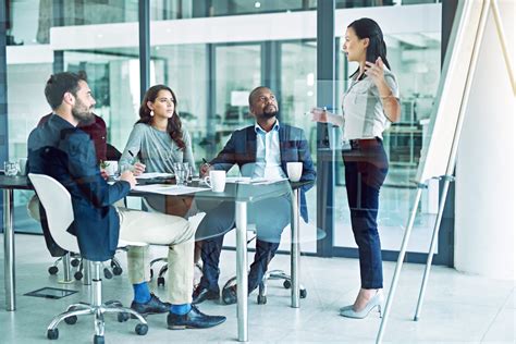 Body Language Sitting Open 的图像结果