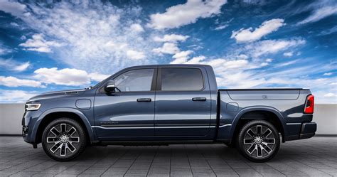Stellantis unveils 2025 Ram 1500 'Ramcharger' with gas tank and battery