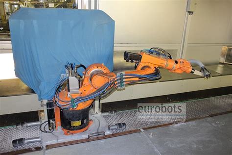 Robo usado KUKA KR 15/2 sobre um rail linear KL 250 | Eurobots