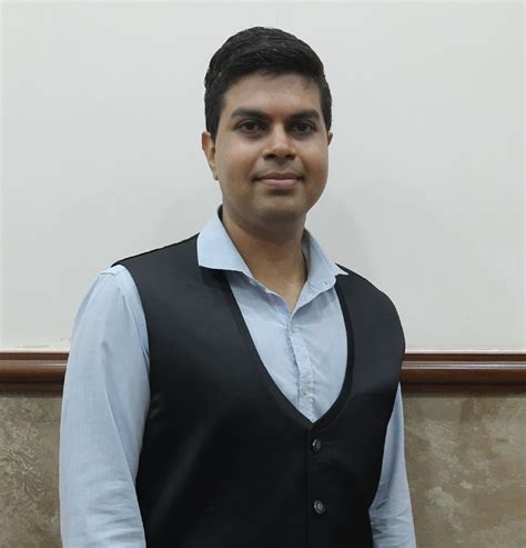 Advocate Hitesh Ramchandani - Lawyer in - MyAdvo.in