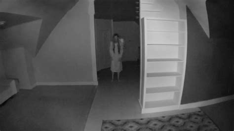 油管必看的恐怖視頻，一個女孩繼承了已故叔父的別墅，住進去以後卻發現非常的不對勁😰 - YouTube