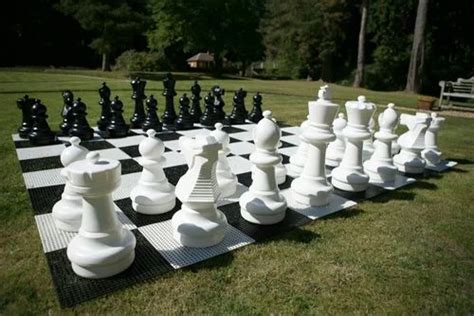 Giant Garden Chess Set - 4 FT Giant Garden Outdoor Chess Sets and Chess ...