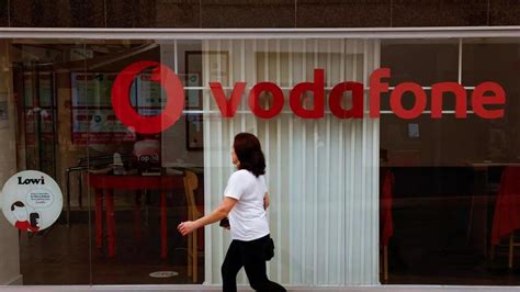 அடுத்த 3 ஆண்டுகளில் 11,000 ஊழியர்களை வீட்டுக்கு அனுப்ப வோடபோன் திட்டம் ...