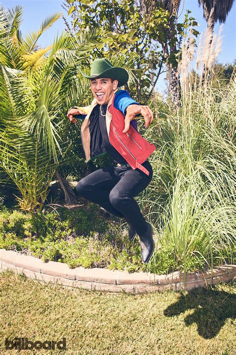 Grupo Firme alcanza el estrellato, llena estadios en EEUU