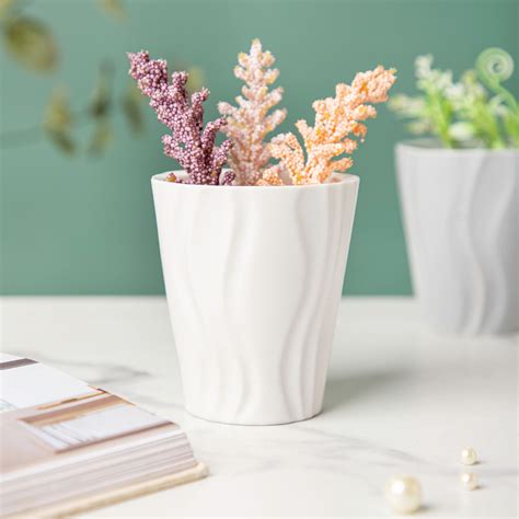 Nordic White Wavy Ceramic Planter Online - Premium Planter | Nestasia