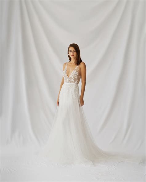 Alexander McQueen Azalea Gown Wedding Dress - Stillwhite