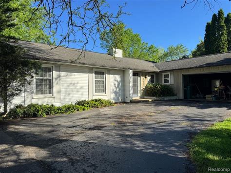 8610 Waumegah Rd, Clarkston, MI 48348 | Homes.com