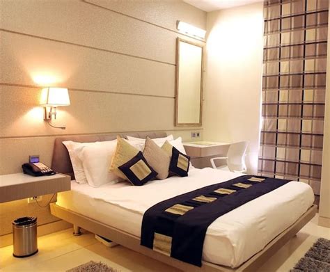 Hotels near Churchgate Railway Station in Mumbai, India | www.trivago.in