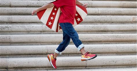 Kids Shoes 的图像结果