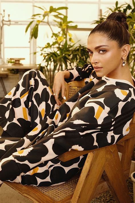 3 times Deepika Padukone made a case for colourful prints