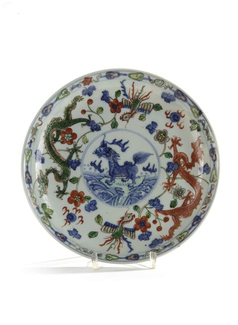 A Chinese wucai 'dragon and phoenix' dish