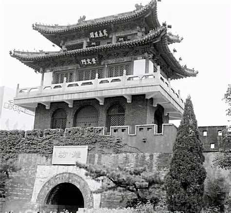 走过这道门才算站在了 老潍县的土地上——潍坊奎文门_美食街