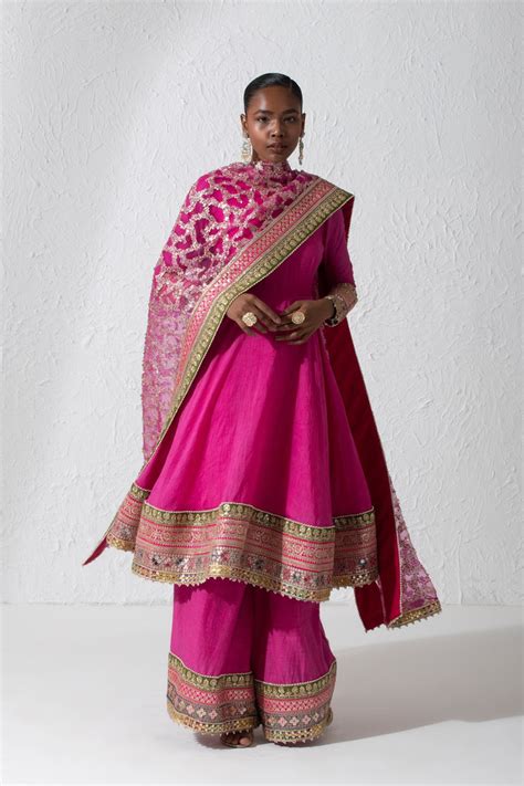 REBEL ROYALTY – Rishi and Vibhuti