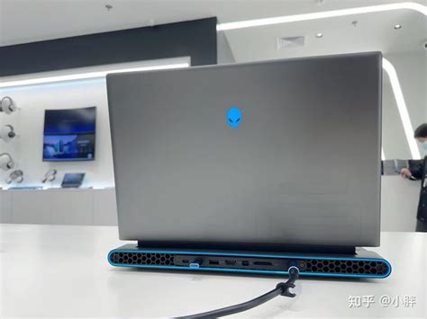 Alienware M16 Shipping Box 的图像结果