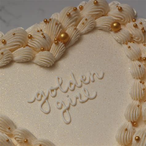 ~ Custom Cakes Seattle ~ Emma Cakes on Instagram: "golden girl 🌟💛👑 ...