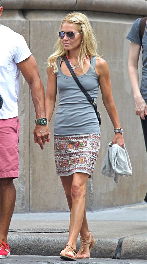 Kelly Ripa Pregnant