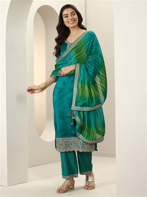 Eid Collection 2025 - Buy Eid Dresses for Women Online | Libas