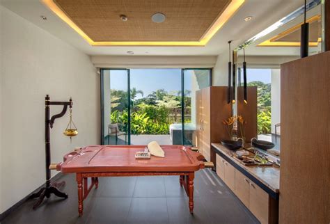 Spice Up Your Valentine's Day With An Intimate Staycation This Weekend ...