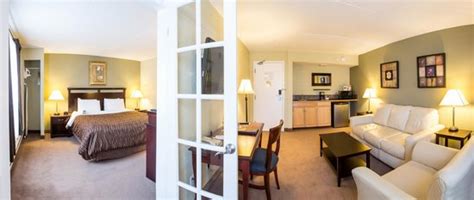 TRAVELODGE BY WYNDHAM REGINA (Saskatchewan) - Hotel Reviews, Photos ...