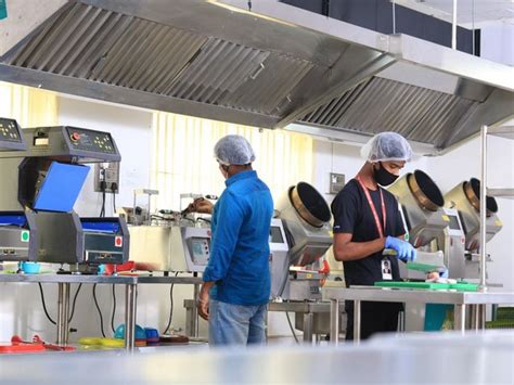 In collaboration with Nucleus Kitchens, Kolkata's E-Dabba opens 4 cloud ...