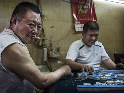 Chinese men face a 'growing epidemic of premature death' from smoking ...