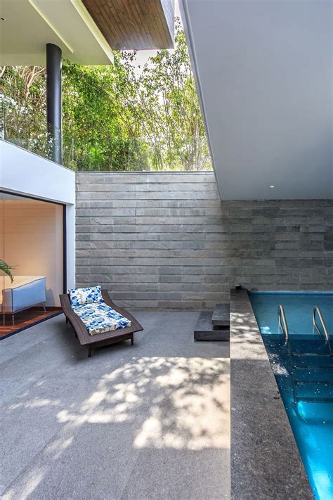A Chhatarpur home designed like a floating glass cube | Architectural ...
