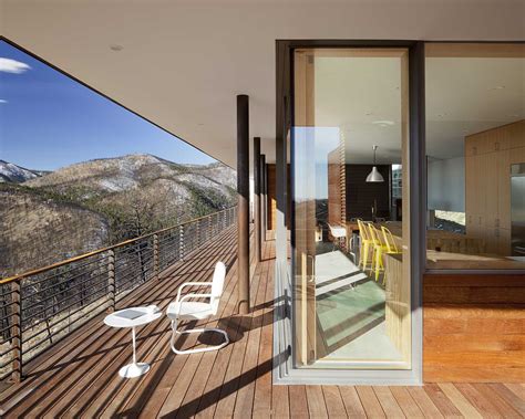 Hacker designs Sunshine Canyon Residence
