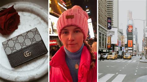 New York City man asks woman on the street if she wants a designer bag ...