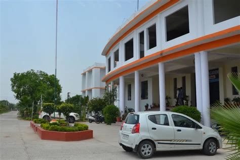 Institute for Education & Technical Sciences Ghaziabad Campus: Photos ...
