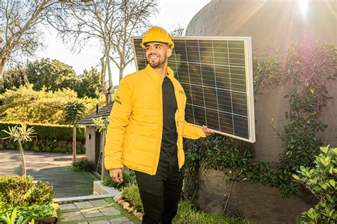 What is the average lifespan of solar panels? - Soly