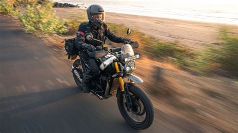 Mountains vs Beaches Feat. Triumph Scrambler 400X