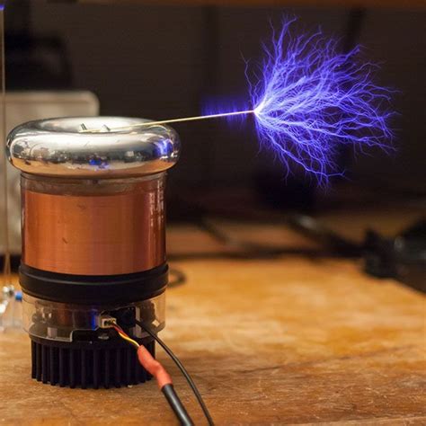 tinyTesla Musical Tesla Coil Sets The Sweet Science Of Music At Your ...