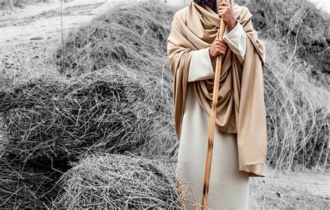 What Clothes Did Jesus Wear? Unraveling the Mystery