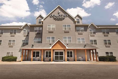 COUNTRY INN & SUITES BY RADISSON, BROOKLYN CENTER, MN (North America ...