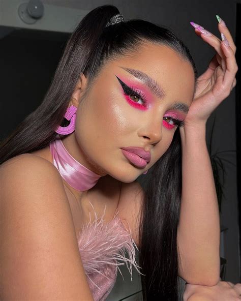 13 Pink Eyeshadow Looks to Try in 2023 – Degrees Of Vanity