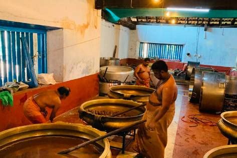 Vinayaka Caterers & Kalyana Mandapam - Caterer - Thopumpady ...