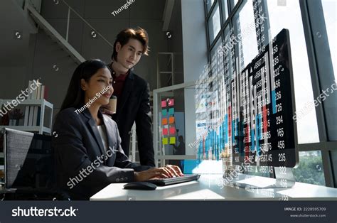 Stock Business Person Pic 的图像结果