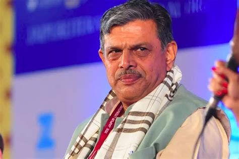 RSS re-elects Dattatreya Hosabale as Sarkaryavah THE NEW INDIAN - rss ...