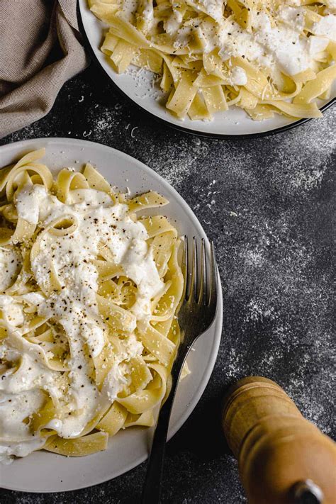 Greek Yogurt Alfredo Pasta With Garlic - Real Greek Recipes